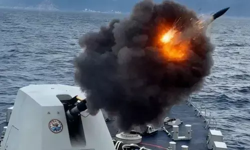 KRI Prabu Siliwangi-321 lakukan uji tembak meriam 127 mm di Italia