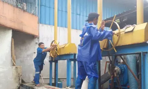 Pemkot Jaktim kerahkan tiga pompa untuk atasi banjir di Cakung