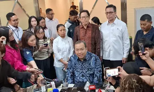 Direktur Utama BEI Iman Rachman mengundurkan diri