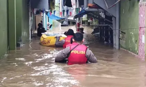Luapan Kali Ciliwung rendam 38 RT di Jaktim hingga tiga meter