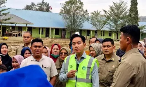Wapres tinjau pembelajaran SMPN 1 Karang Baru pascabanjir Aceh