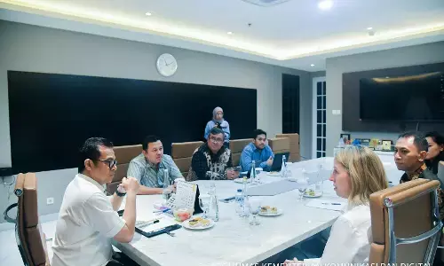 Wamenkomdigi Nezar Patria tegaskan platform wajib verifikasi usia