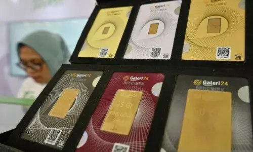 Emas UBS dan Galeri24 di Pegadaian pada Sabtu ini kompak merosot