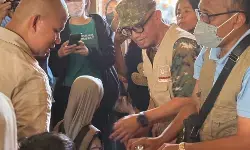 Wamenhaj Dahnil salurkan bantuan pendidikan korban banjir Aceh Tamiang