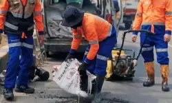 Tim URC Kabupaten Bekasi gerak cepat perbaiki jalan rusak