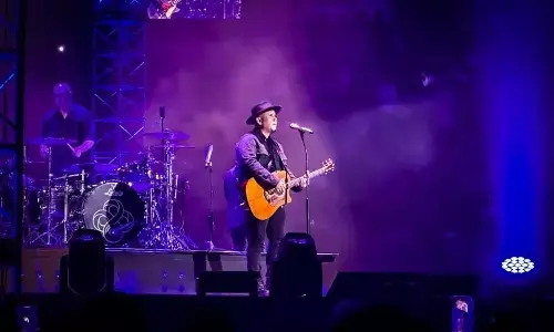 Tampil memukau, Padi Reborn bawa nostalgia di konser Dua Delapan