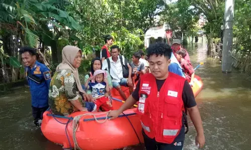 Banjir di Kabupaten Serang masih rendam empat kecamatan Banjir di Kabupaten Serang masih rendam empat kecamatan
