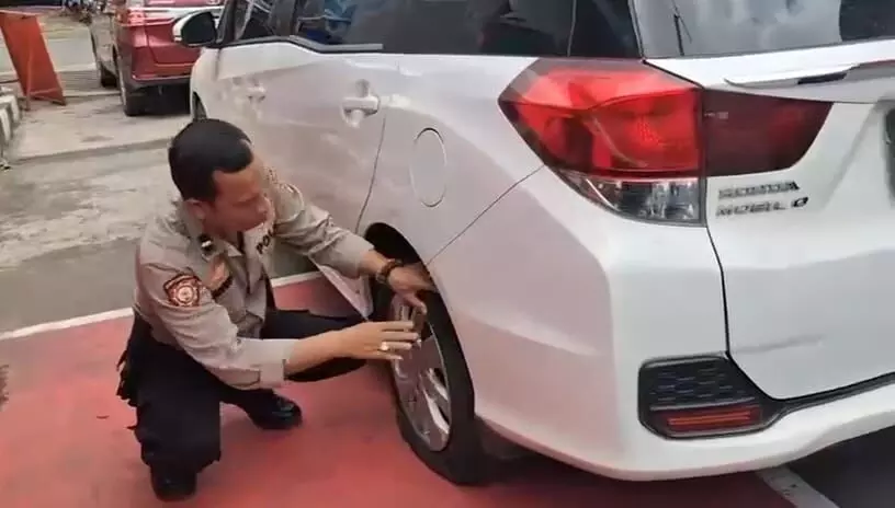 Uang gaji relawan dapur MBG di Sukabumi digondol pencuri modus gembos ban Uang gaji relawan dapur MBG di Sukabumi digondol pencuri modus gembos ban