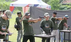 Peringati Hari Pers Nasional, wartawan Plat K adu ketangkasan menembak