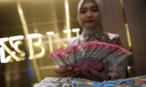 Rupiah melemah dipengaruhi nominasi calon Ketua The Fed oleh Trump