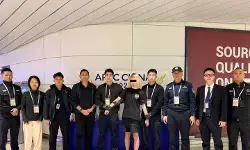 Imigrasi serahkan buron asal China dideportasi dari Indonesia