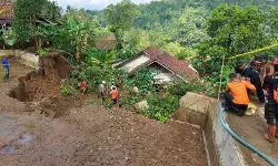 Lansia tewas akibat longsor di Sindangkasih, Ciamis
