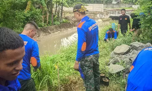 Peduli lingkungan, Blue Ocean gelar aksi penghijauan sungai