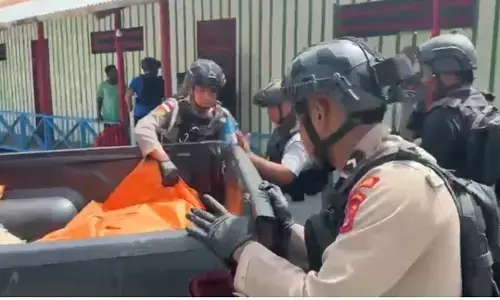 Warga pembuat meja kursi sekolah di Yahukimo Papua dibunuh OTK