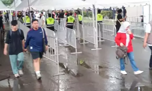Ribuan suporter padati Indonesia Arena jelang laga perempat final futsal Indonesia vs Vietnam