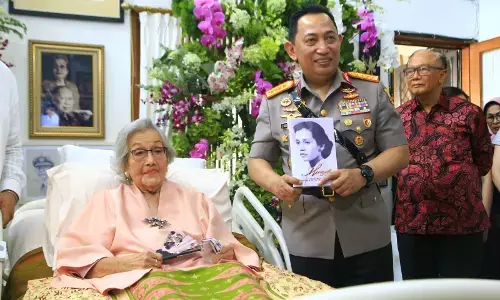 Kapolri sampaikan duka cita atas wafatnya Eyang Meri, Istri Jenderal Hoegeng Kapolri sampaikan duka cita atas wafatnya Eyang Meri, Istri Jenderal Hoegeng