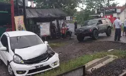 KAI: Mobil langgar perlintasan sebabkan insiden KA di Cilacap KAI: Mobil langgar perlintasan sebabkan insiden KA di Cilacap