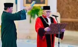 Presiden Prabowo saksikan Adies Kadir disumpah sebagai Hakim Konstitusi