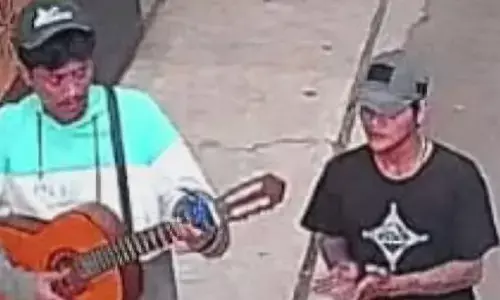 Aksi dua pencuri modus mengamen di Bekasi terekam CCTV