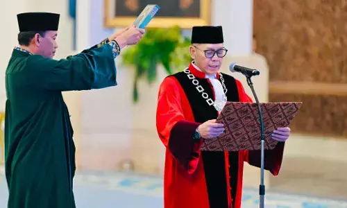 Presiden Prabowo saksikan Adies Kadir disumpah sebagai Hakim Konstitusi