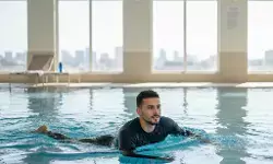 Berenang saat Puasa bikin batal? Ini mitos dan faktanya