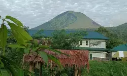 Badan Geologi harap masyarakat dan wisatawan tidak dekati kawah Lokon