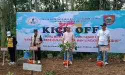 Dukung ketahanan pangan, SWI-Pemkab Boyolali tanam pohon buah Dukung ketahanan pangan, SWI-Pemkab Boyolali tanam pohon buah