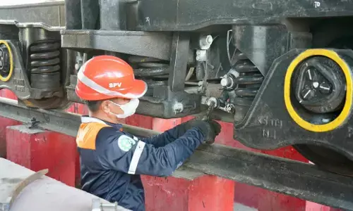 Pastikan perjalanan aman jelang lebaran, KAI Divre II Sumbar intensifkan perawatan sarana
