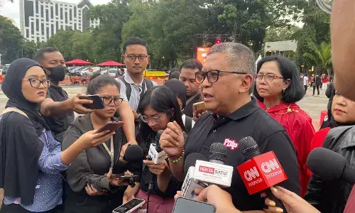 Ingat HUT ke-18 Gerindra, Megawati utus Hasto kirim karangan bunga ucapan selamat