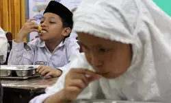 Pengamat: MBG diperlukan di tengah tantangan ekonomi