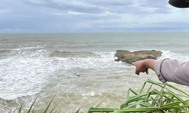 Seorang wisatawan hilang terseret ombak di Pantai Sine Tulungagung