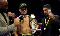 Figueroa KO Nick Ball di ronde terakhir untuk rebut juara dunia WBA Figueroa KO Nick Ball di ronde terakhir untuk rebut juara dunia WBA