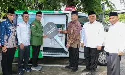 Lazisnu terima bantuan satu unit ambulans dari Baznas RI