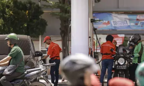 Harga BBM Pertamina, Shell, bp, dan Vivo kompak turun pada Februari Harga BBM Pertamina, Shell, bp, dan Vivo kompak turun pada Februari