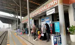 Stasiun Bandar Khalipah hubungkan kereta api bandara hingga bus listrik Stasiun Bandar Khalipah hubungkan kereta api bandara hingga bus listrik