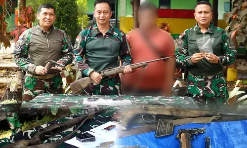 TNI AD amankan dua senjata api di Kampung Mosso Jayapura, Papua