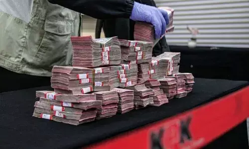 KPK geledah kantor dan rumdin Ketua PN Depok, sita 50 ribu dolar AS