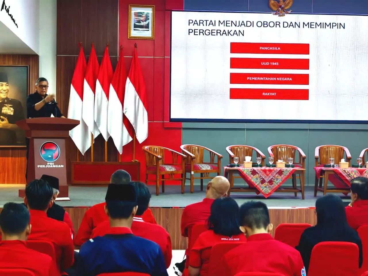 Gelar FGD ekonomi tertutup, PDIP siapkan rekomendasi mitigasi untuk pemerintahan Prabowo Gelar FGD ekonomi tertutup, PDIP siapkan rekomendasi mitigasi untuk pemerintahan Prabowo
