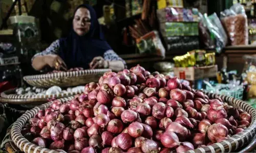 PIHPS: Harga bawang merah Rp44.000/kg, cabai rawit merah Rp76.150/kg