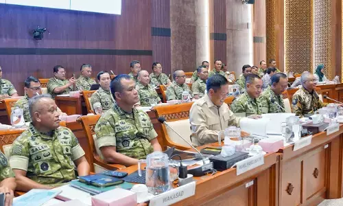 Wapang TNI dan Wamenhan RI bahas penguatan alutsista dalam Rapat Kerja Komisi I di DPR RI