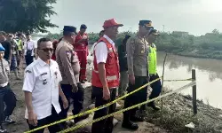 Sungai Ketiwon meluap, permukiman RW 9 Kelurahan Panggung Kota Tegal terendam banjir Sungai Ketiwon meluap, permukiman RW 9 Kelurahan Panggung Kota Tegal terendam banjir