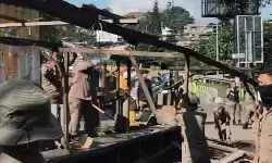 Penertiban PKL di kawasan Puncak Bogor didukung pembongkaran mandiri