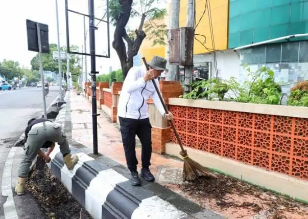 Penguatan budaya bersih di ruang publik, Bupati Kudus pimpin aksi Gerakan Bersih Sampah Penguatan budaya bersih di ruang publik, Bupati Kudus pimpin aksi Gerakan Bersih Sampah