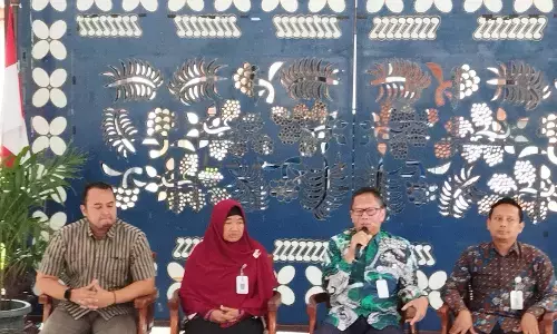 Pemkab Sleman intensifkan operasi penertiban jam operasional usaha dan jaga stabilitas harga selama Ramadan Pemkab Sleman intensifkan operasi penertiban jam operasional usaha dan jaga stabilitas harga selama Ramadan