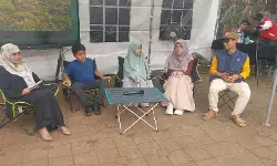 Siswa Sekolah Alam Indonesia Meruyung rayakan proyek Green Clean Colorful.