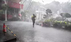 BMKG imbau waspada hujan ringan di Jakarta pada Minggu