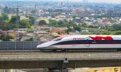 Ada pemindahan kabel SUTT di atas jalur Whoosh, KCIC sesuaikan jadwal perjalanan