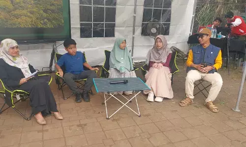 Siswa Sekolah Alam Indonesia Meruyung rayakan proyek Green Clean Colorful.