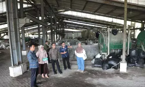 Mendiktisaintek apresiasi sistem pengolahan sampah UGM Mendiktisaintek apresiasi sistem pengolahan sampah UGM