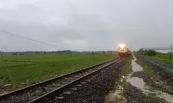 Perjalanan KA jalur utara terganggu akibat banjir di Grobogan